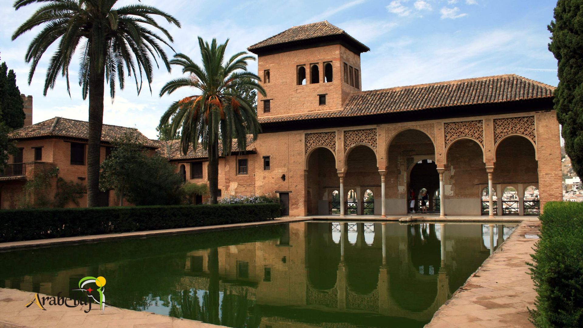 La Alhambra atrae a muchas parejas como destino romántico