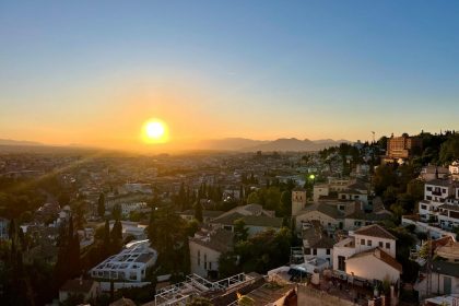 Las vistas panoramicas desde la terraza de Hotel Arabeluj son impresionantes