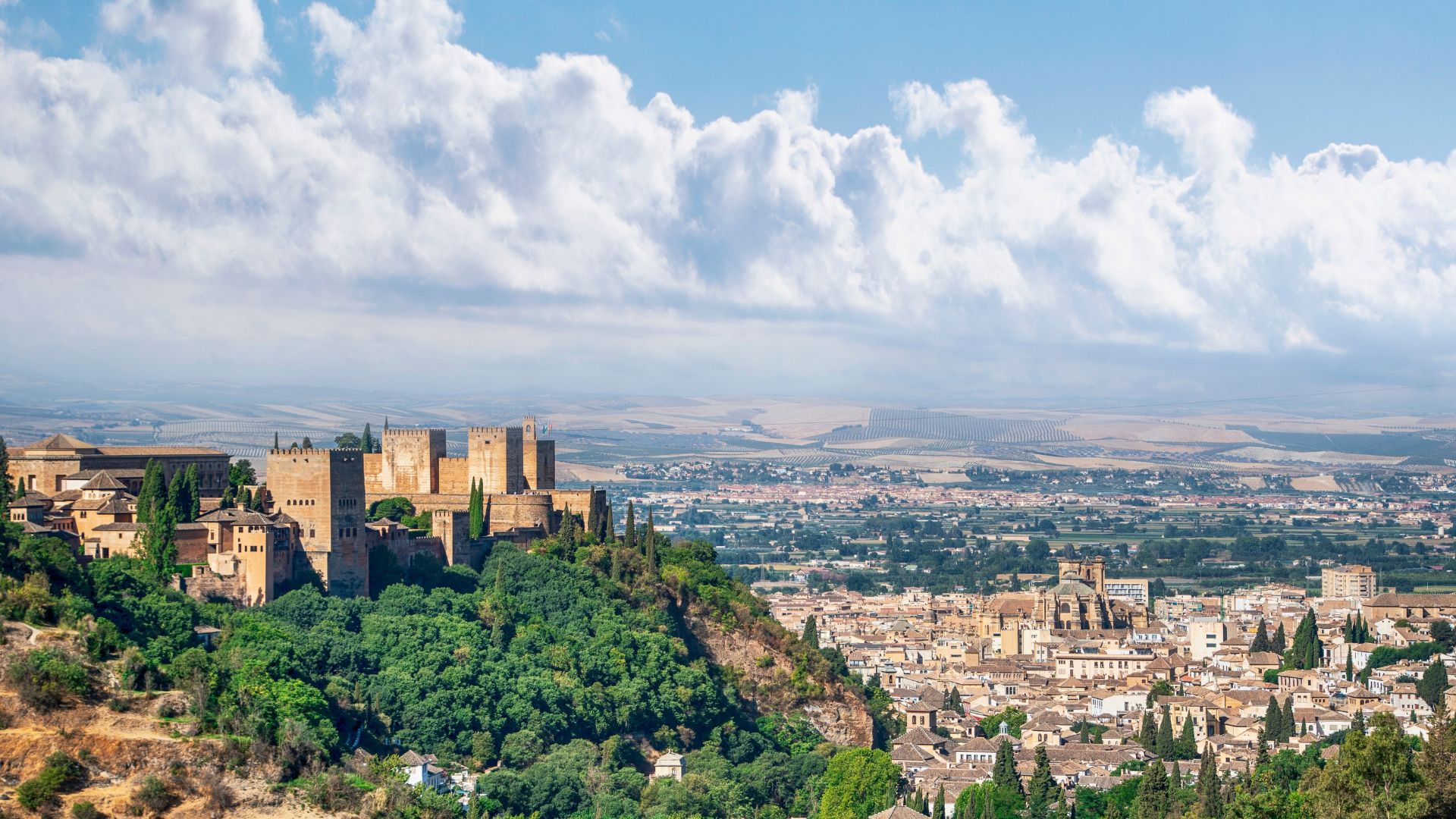 Descuentos de Black Friday: ¿Por qué viajar a Granada ahora?