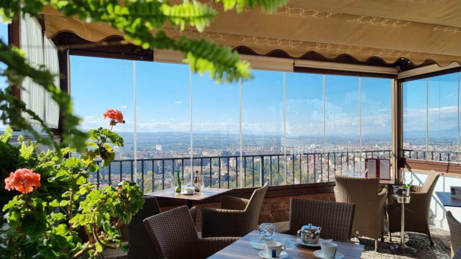 Terraza-mirador del Hotel Arabeluj Granada